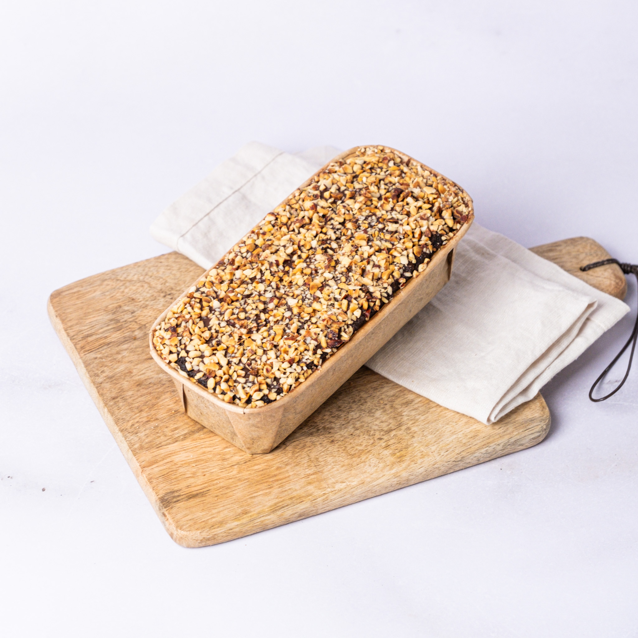 Choc’_o_Nut_Delight_glutenfreier_Kuchen_4 Choc'o Nut Delight, glutenfreier,laktosefreier Schokoladenkuchen mit Haselnüssen, angeschnitten, Isabella Glutenfreie Patisserie