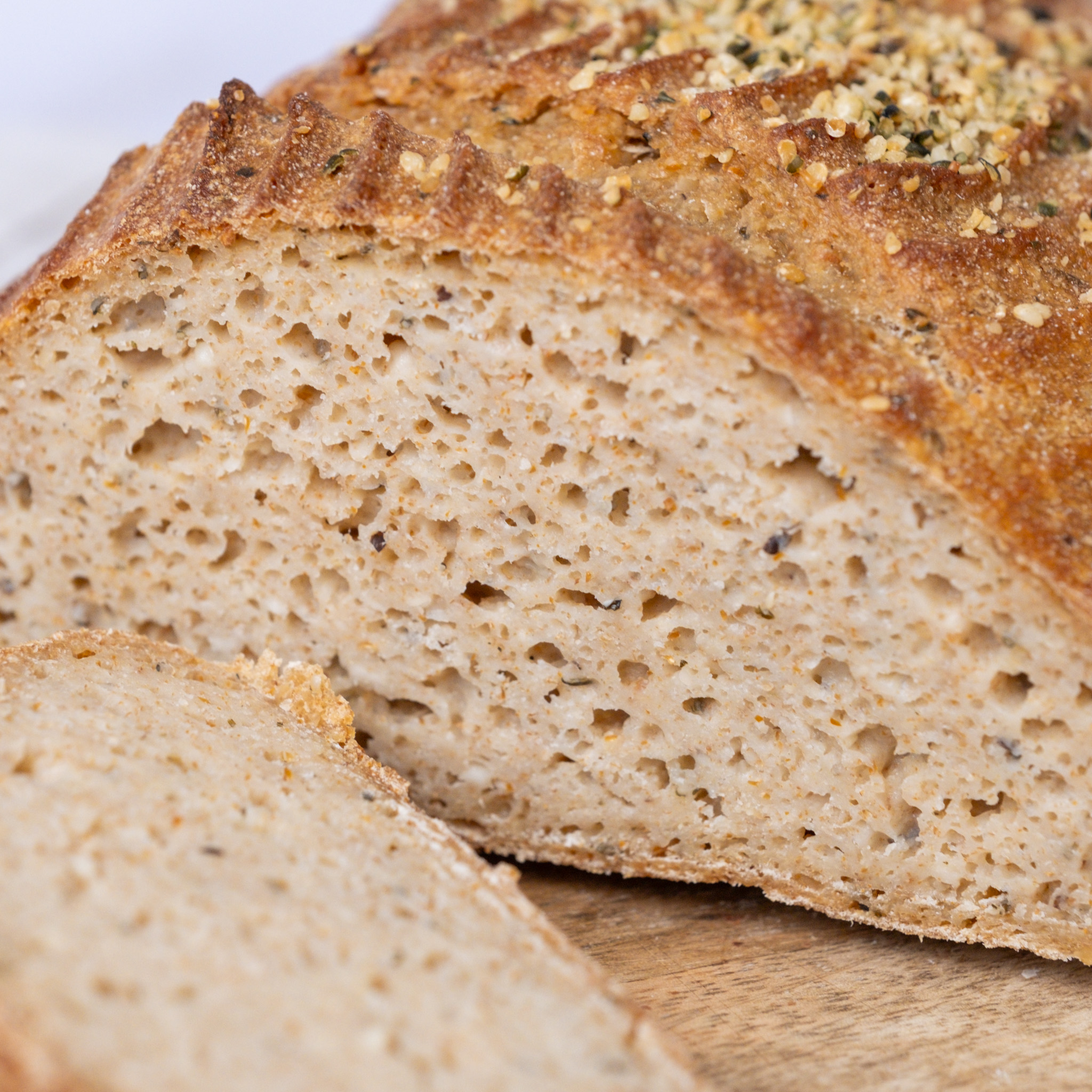 Hanf_Hafer_Brot_4 glutenfreies Bio Hafer-Hanf-Brot, glutenfreies veganes Brot, Isabella Glutenfreie Patisserie