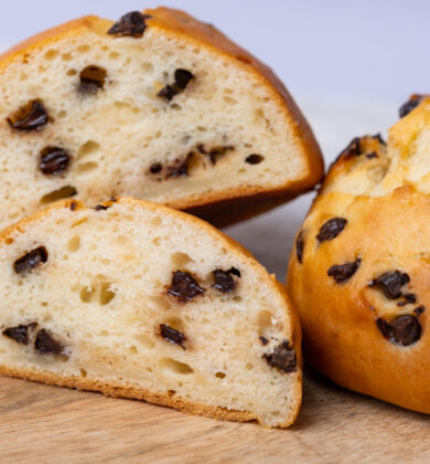 zwei glutenfreie Schoko-Quarkbrötchen, glutenfreie süße Backwaren, Isabella Glutenfreie Patisserie