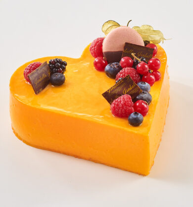 glutenfreie, laktosefreie Exotic Passion Torte mit Mango-Maracuja, Herzform, Früchte, Isabella Glutenfreie Patisserie