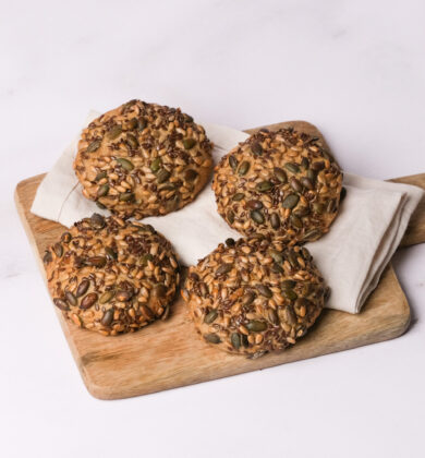 vier glutenfreie Bio Körnerbrötchen, glutenfreie vegane helle Brötchen, Isabella Glutenfreie Patisserie