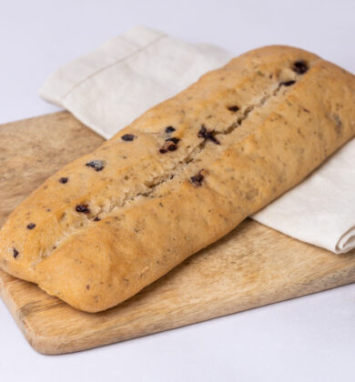 glutenfreies Bio Oliven-Ciabatta, glutenfreies veganes Brot angeschnitten, Isabella Glutenfreie Patisserie