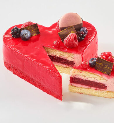 Himbeer Mousse, glutenfreie Himbeer-Sahne Torte