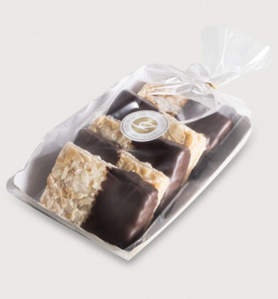 glutenfreies-mandelgebaeck-almond-chocolate-squares-isabella-glutenfreie-patisserie