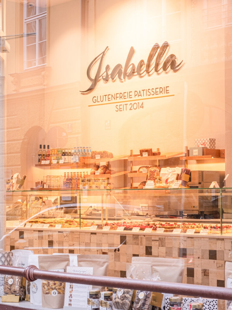 isabellacafe-glutenfreie-patisserie-cafe-muenchen-ladentheke-innenraum