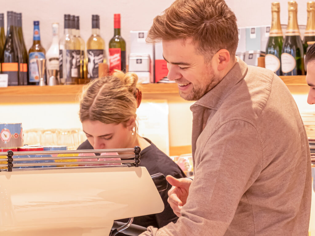 isabella-glutenfreie-patisserie-muenchen-mitarbeiter-gescheaftsfuehrer-david-kreatz