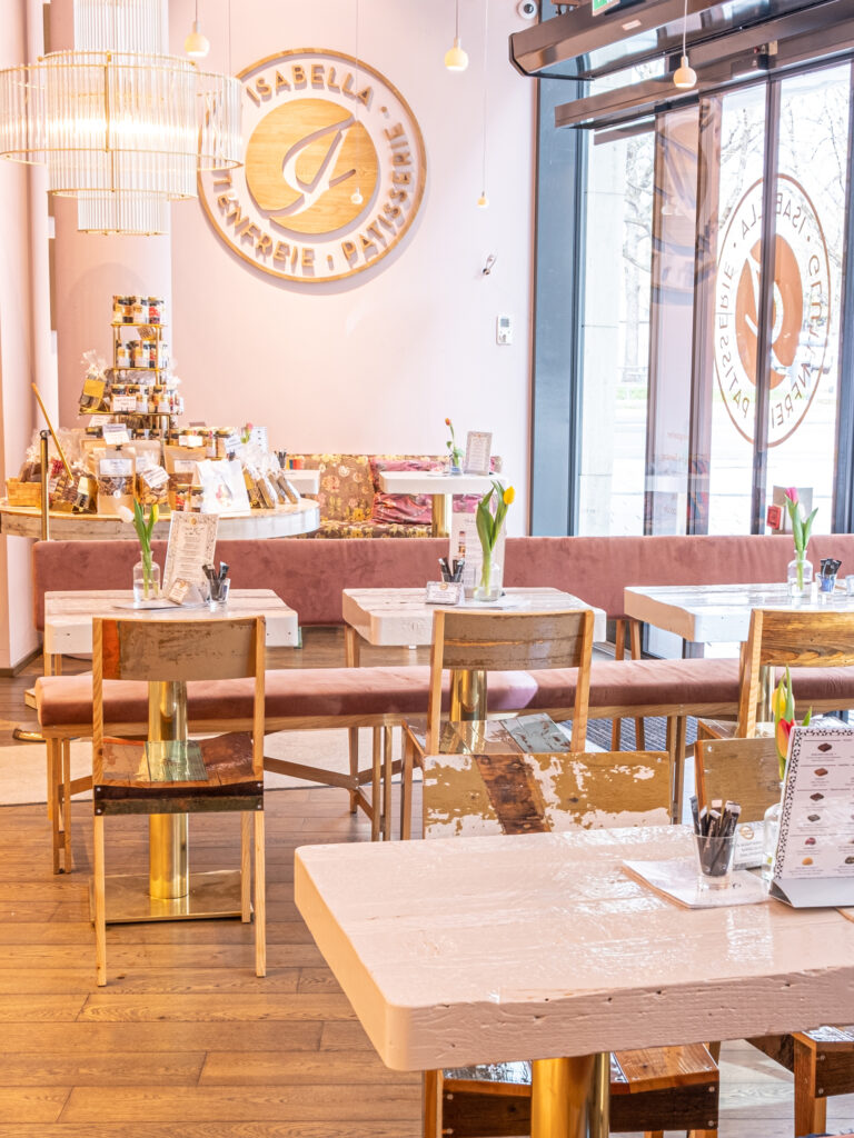 isabella-glutenfreie-patisserie-stuttgart-dorotheen-quartier-cafe-innenansicht-sitzpleatze