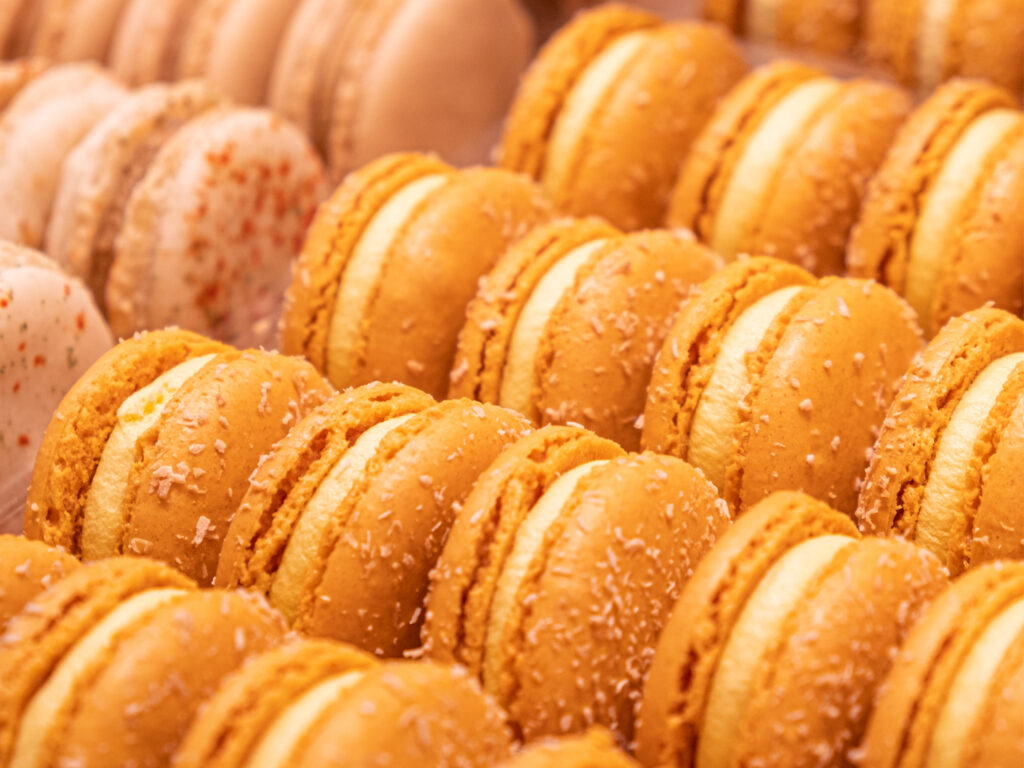 isabella-glutenfreie-patisserie-stuttgart-dorotheen-quartier-macaron-theke-auswahl