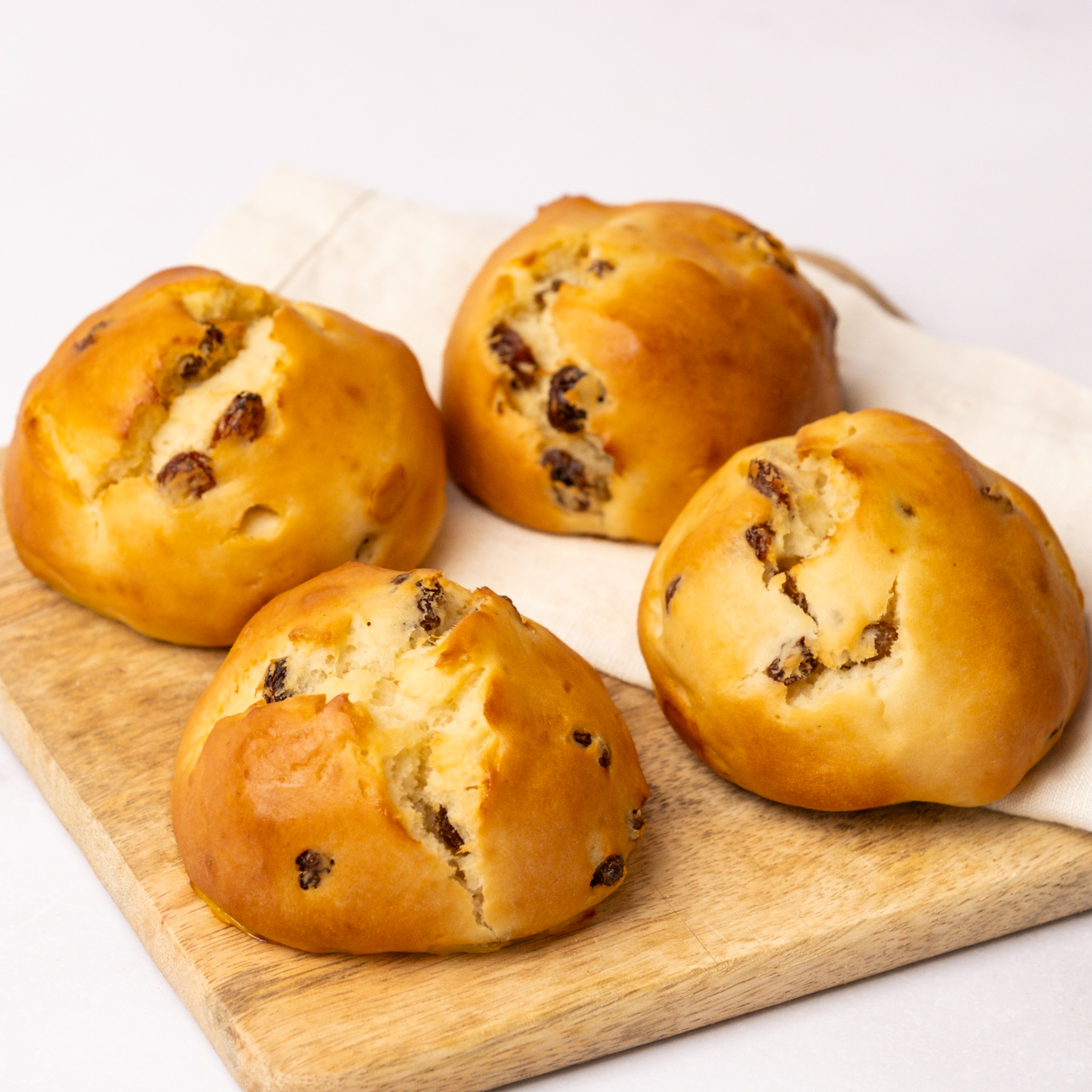 Rosinen_Quark_Brötchen_4 vier glutenfreie Rosinen-Quarkbrötchen, glutenfreie süße Backwaren, Isabella Glutenfreie Patisserie